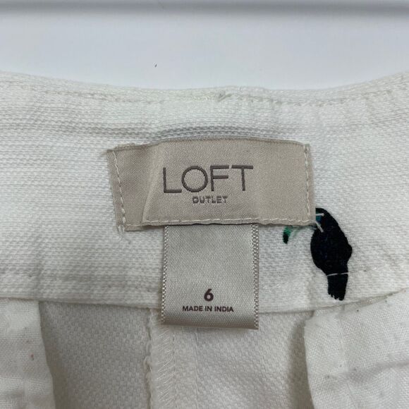 Loft Outlet White Shorts with Novelty Toucan Print Sz 6 - Picture 2 of 8